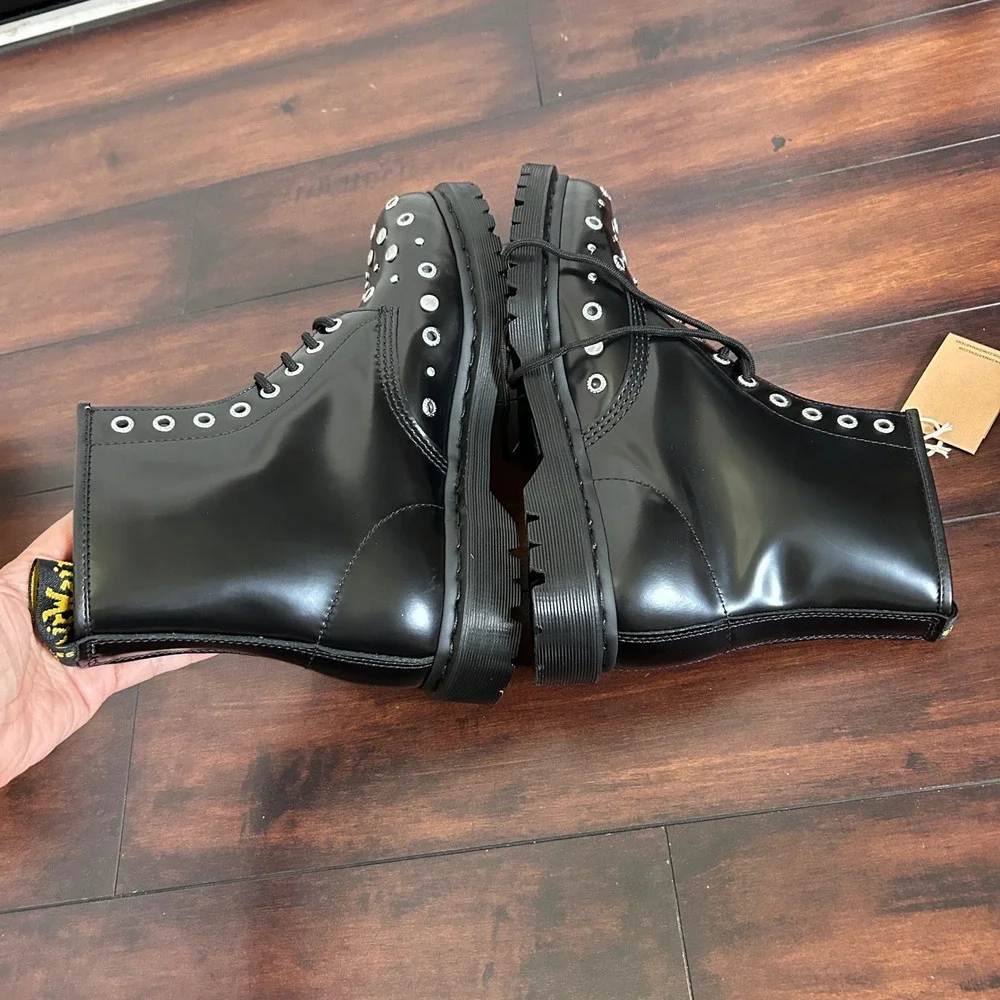 NIB Dr. Martens Studded Buttero Leather Studded Combat Boots Mens 11 Goth Grunge